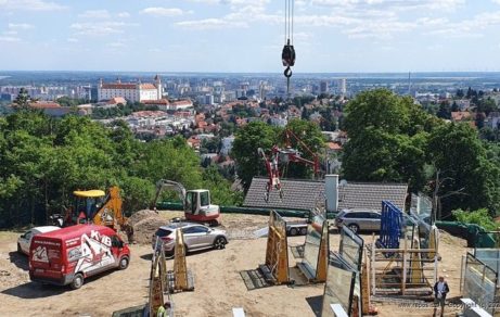 manipulace s vahadlem RC850 a vakuouvou prisavkou_repusROK